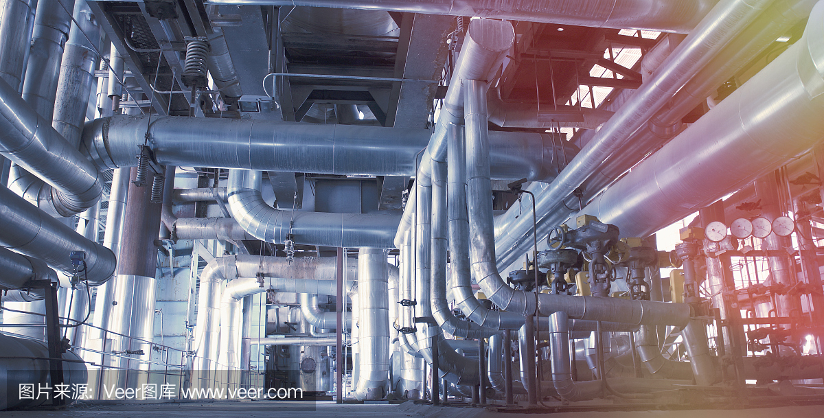 現(xiàn)代工業(yè)發(fā)電廠內(nèi)的設備、電纜和管道